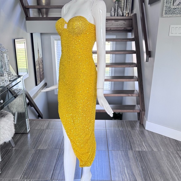 NWOT 🌼 Yellow Sequin Strapless Asymmetrical Dress - Picture 8 of 17